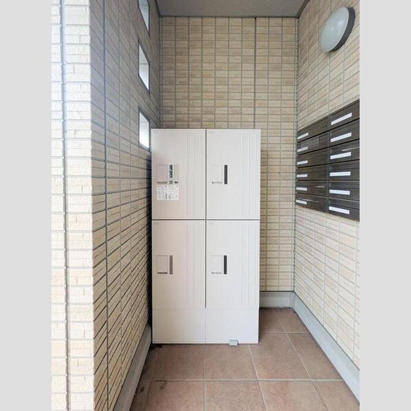 ヴァンフレイス早稲田 宅配ボックス