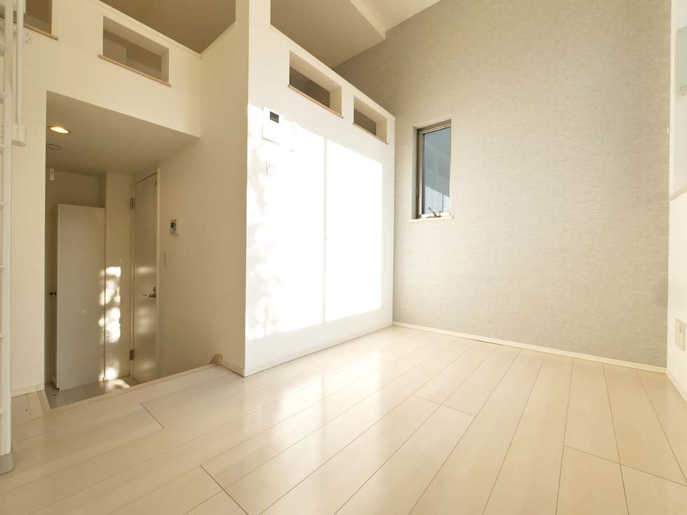 ジオメトリ和泉 内観