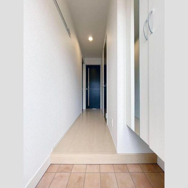 mio Bloom102号室 玄関