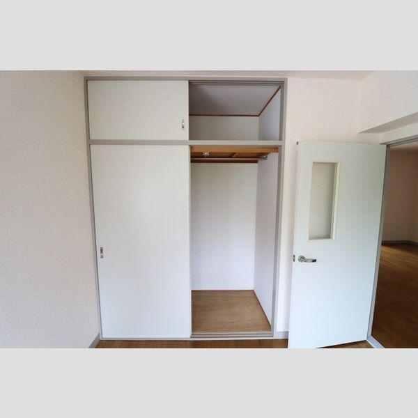 パレススリーゼ1A号室 クローゼット