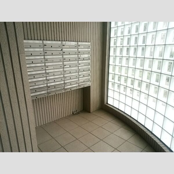 ルーチェ緑が丘A216号室 集合ポスト