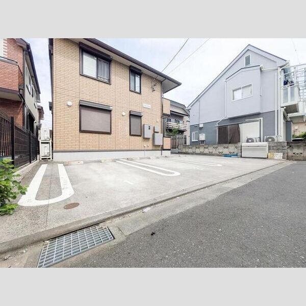 ヴィラ多摩 駐車場