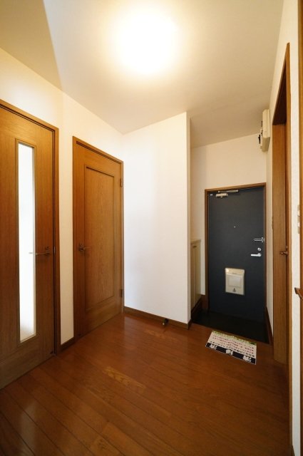 ＯＺ参番街1階 玄関