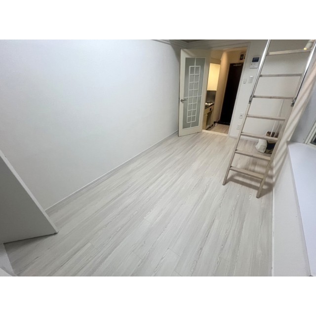 ネルソンパートⅤ101号室 リビング