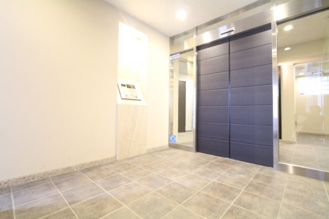 プライムアーバン目黒青葉台405号室 エントランス