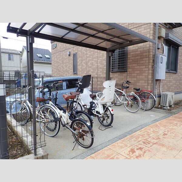 ソレイユ新吉田東 駐輪場