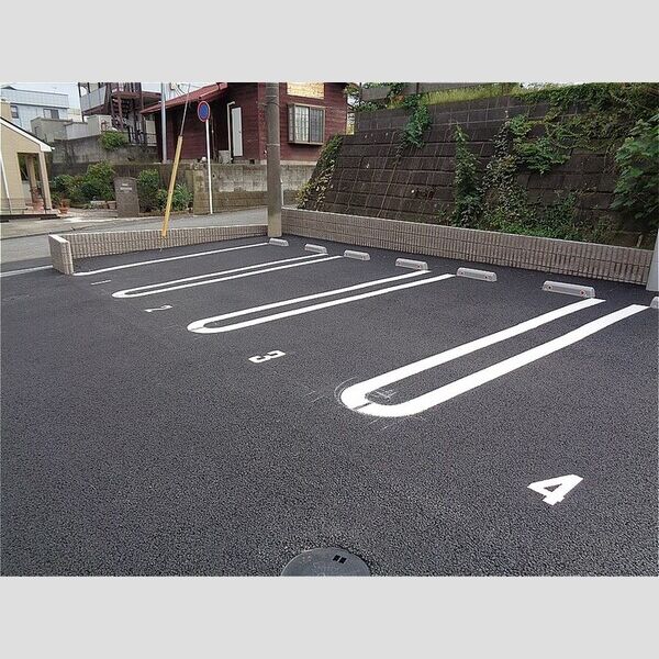 ブリスガーデン 駐車場