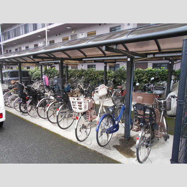 フローレスタ カーサ 駐輪場