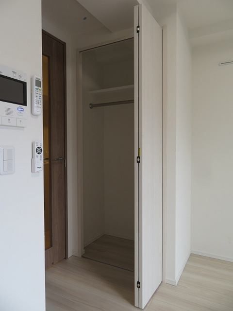 ガーラ・ステーション横浜三ツ沢2階 便利な収納スペースです