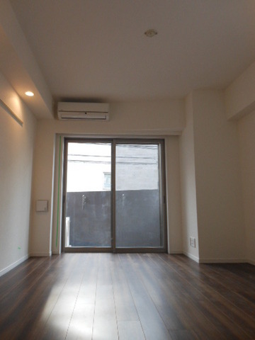 ガーラ・ヒルズ赤坂 ゆったり過ごせる居間です