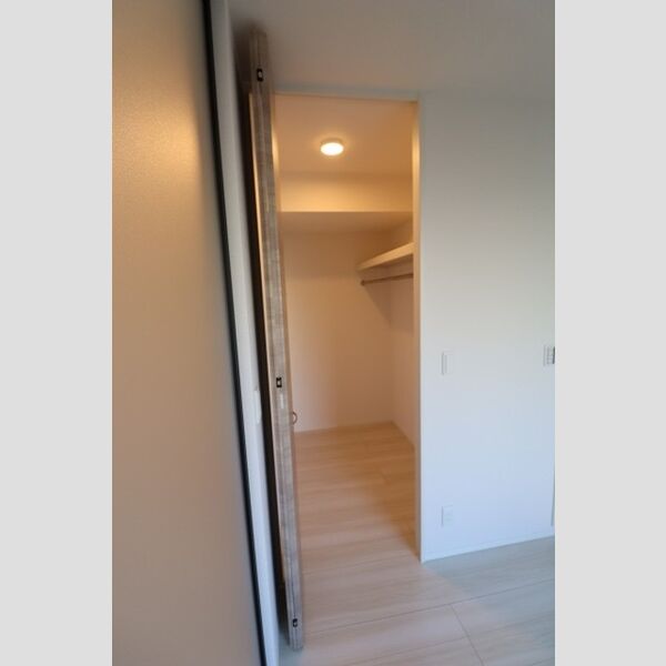 ルリアン大島 ウォークインクローゼット