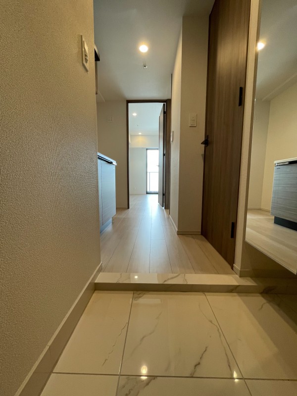 クレイシアIDZ蒲田8階 玄関