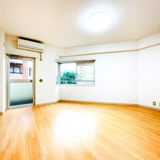 ワールドレジデンス大森 居室、リビング