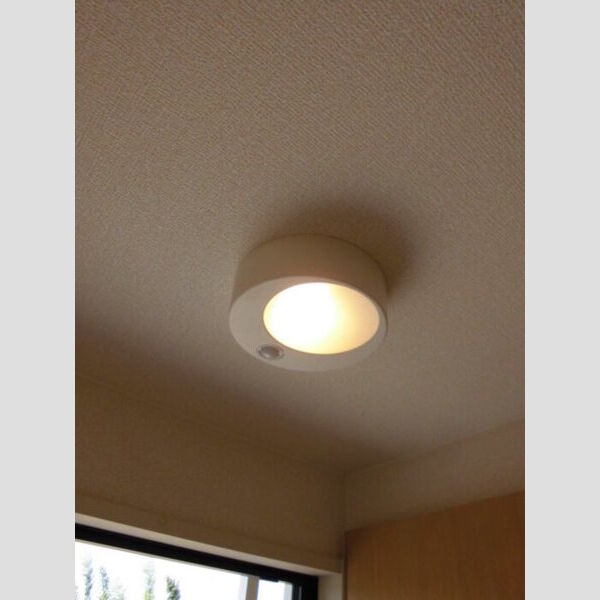 シティハウス 玄関内照明(人感センサー付です)