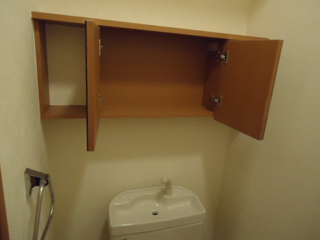 グレース渚 トイレ収納