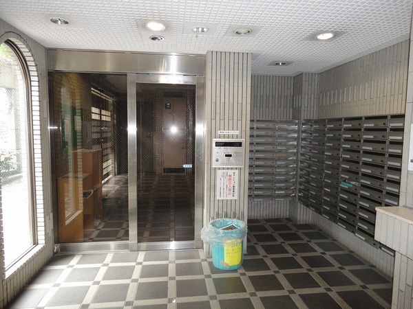 日神パレステージ伊勢佐木南 エントランス