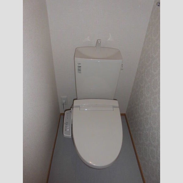 シェドゥーヴル芳和205号室 トイレ