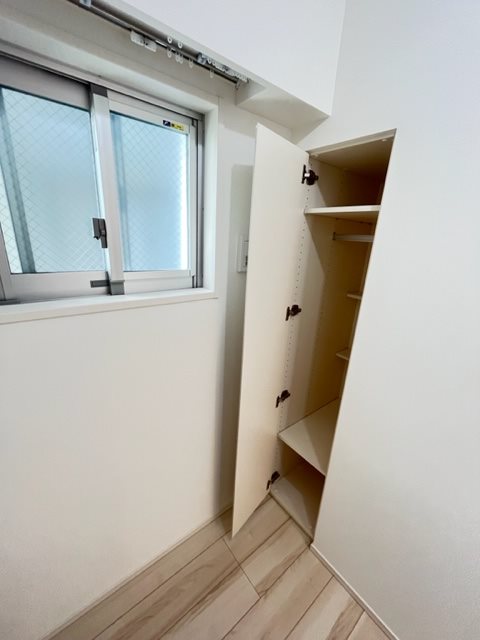 ドゥーエ菊川2階 収納