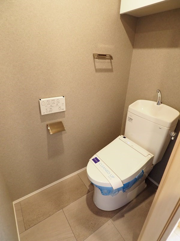 レジディア三軒茶屋4階 トイレ