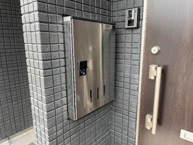 ナチュラル　ライズ201号室 宅配ボックス（イメージ）