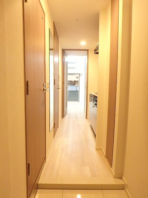 ガーラ新横浜グランドステージ2階 シンプルで使いやすい玄関です