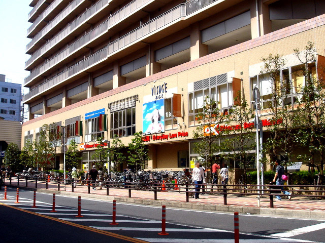 ポルカーレⅡ2階 近くにスーパー多数あり