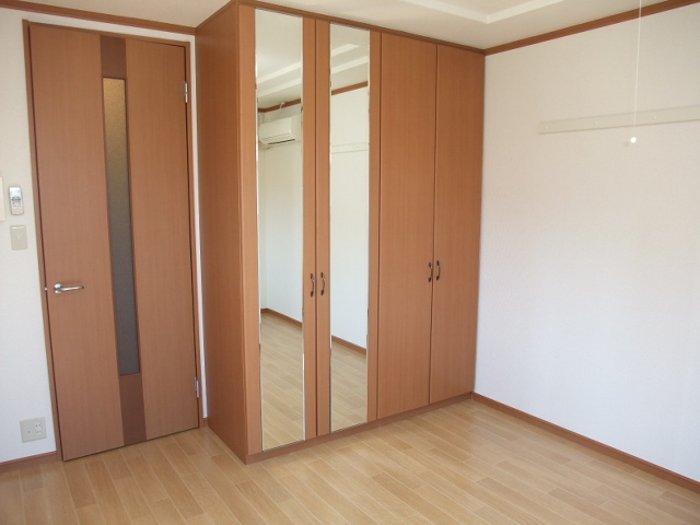 フローラリア303号室 クローゼット