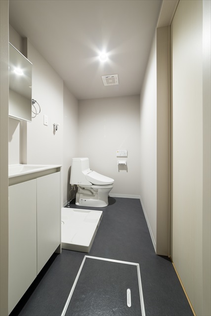 アーバンハウス岩槻1階 トイレ