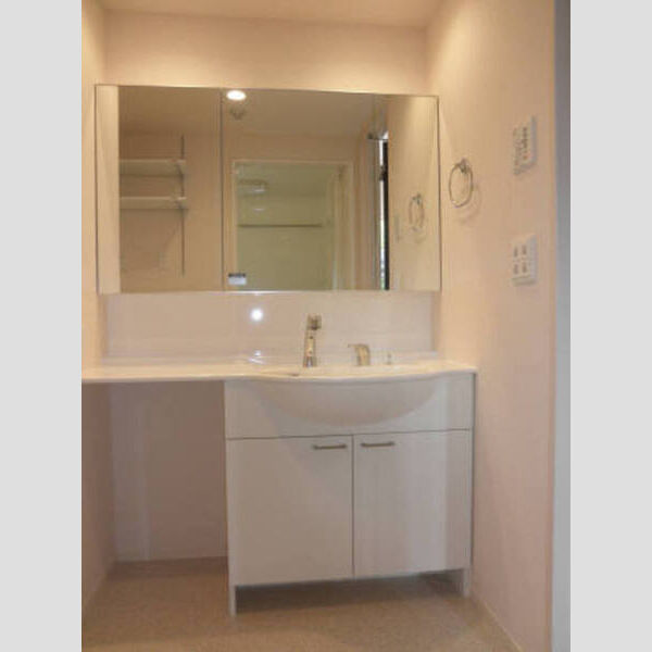 パークハイムMSKⅡ 3面ワイドミラーの洗髪洗面化粧台!