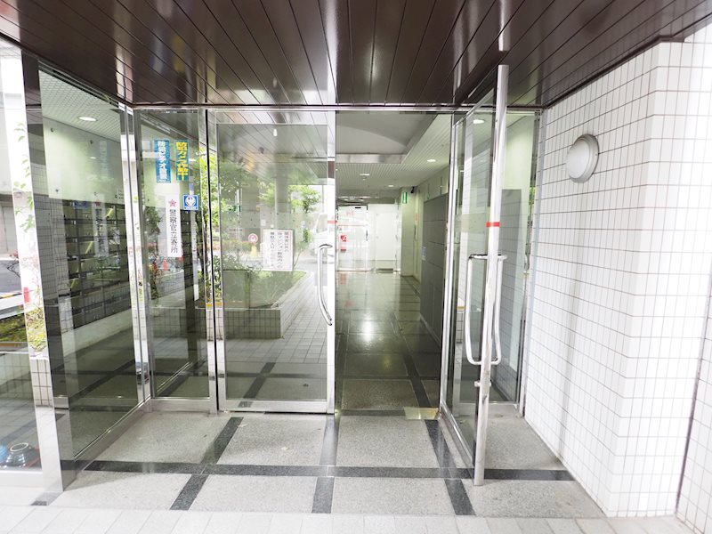 ホワイトガーデン東田5階 エントランス