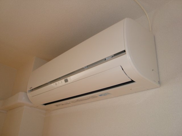 クレアトゥール　エスト　(Ｃｒｅａｔｅｕｒ　ｅｓｔ) エアコン