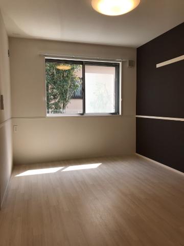 メゾン・ド・アイリス 洋室