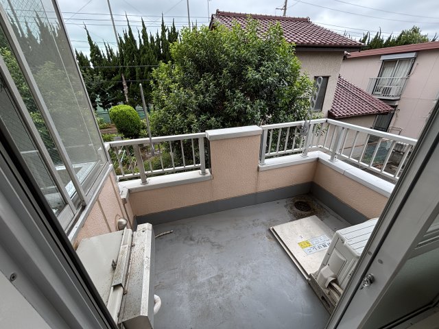 スカイホーム本郷0205号室 バルコニーからの眺めを楽しみながら食事をしませんか