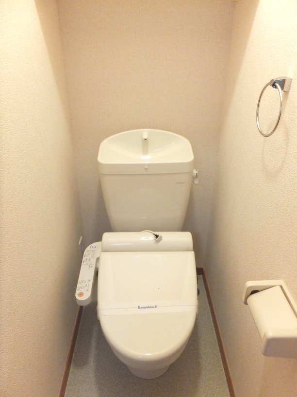 レオパレス松風ハイツ211号室 温水洗浄便座