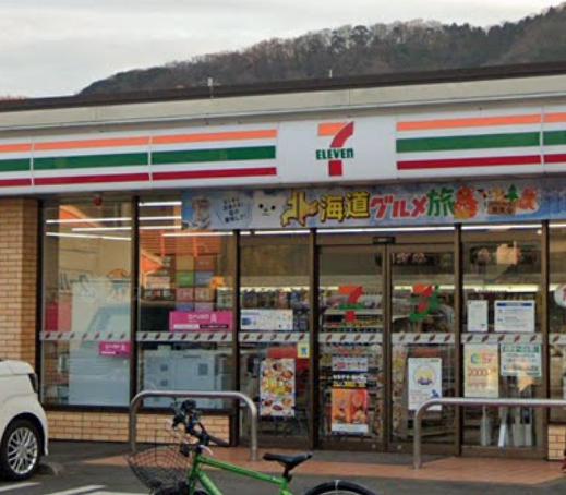 湘南ブリーズテラス 【コンビニエンスストア】セブンイレブン 平塚万田店まで427ｍ