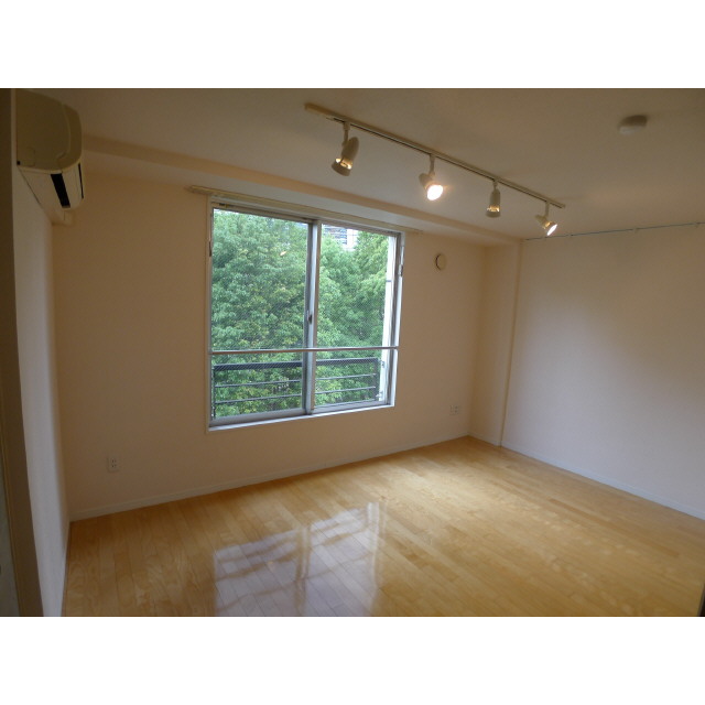 ZESTY西新宿Ⅲ リビング