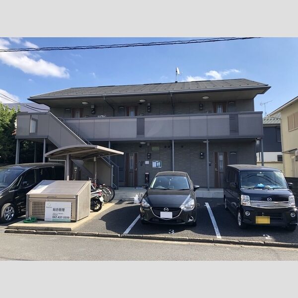 ポートパレスの外観画像
