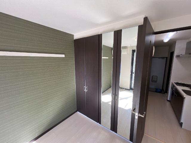 グランドロータス聖蹟202号室 クローゼット