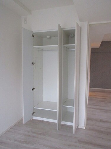 ライオンズ千代田岩本町ミレス クロゼット　洋室約4.6畳　※2023年2月撮影時