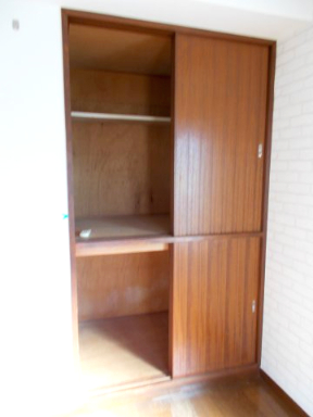 センチュリー永山403号室 収納