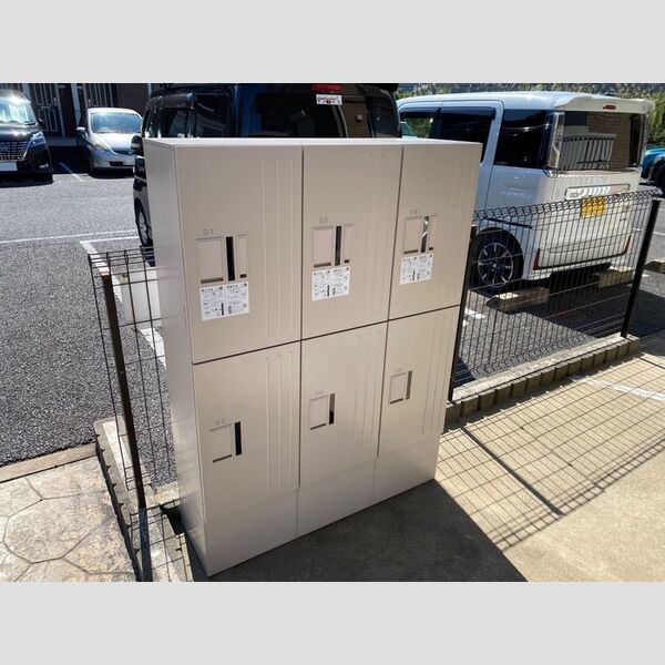 シャルドネ　A 宅配ボックス