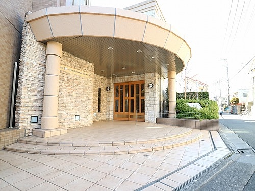 ライオンズマンション高砂ガーデン エントランス外観　※前回募集時2017年2月撮影