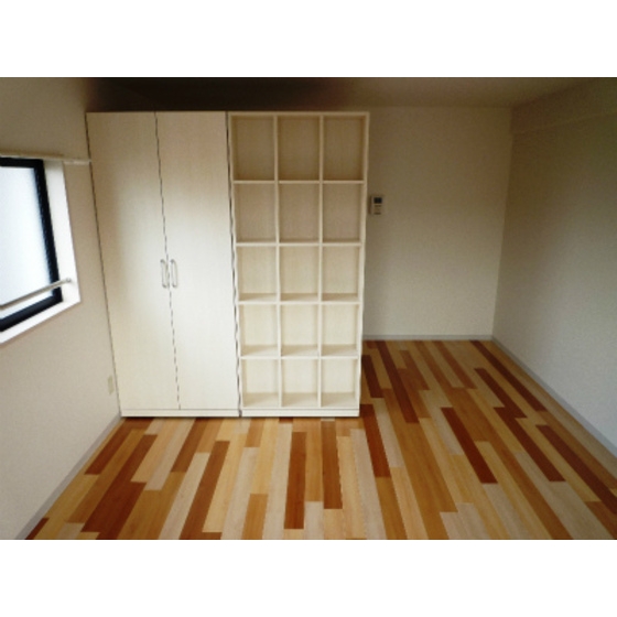 プレイズ　レイ301号室 内観