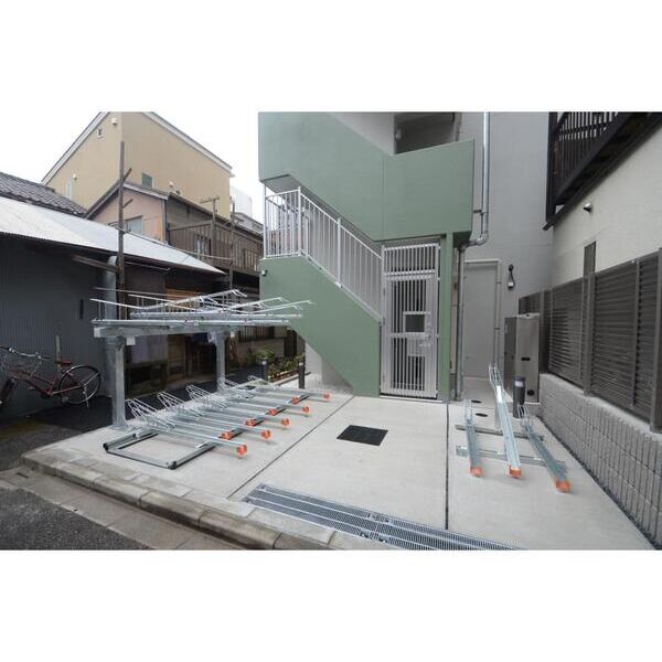 ルーセントK台東501号室 駐車場