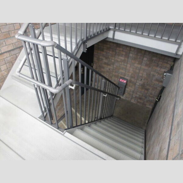 メゾンフラッシュ　Ⅱ201号室 共用階段