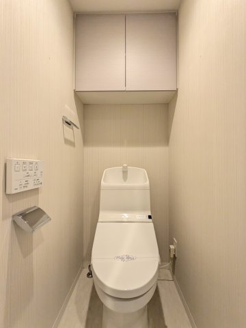 アゼスト堀切菖蒲園Ⅱ103号室 トイレ