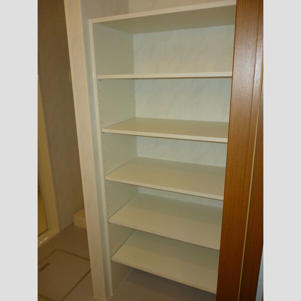 ビューラー9 洗面室収納棚