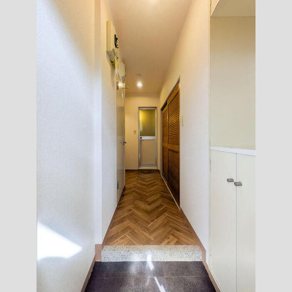 AWAビル102号室 玄関