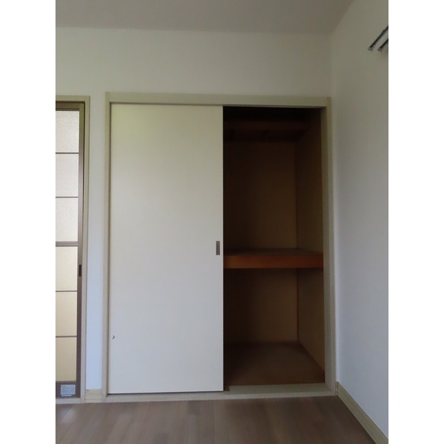 ビーバレーＭⅡ203号室 リビング収納