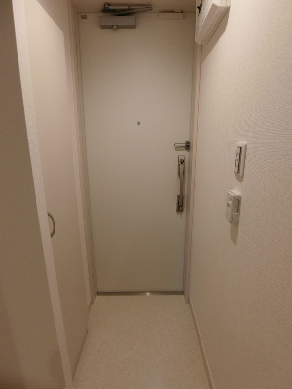 リブリ・立川錦町3階 玄関